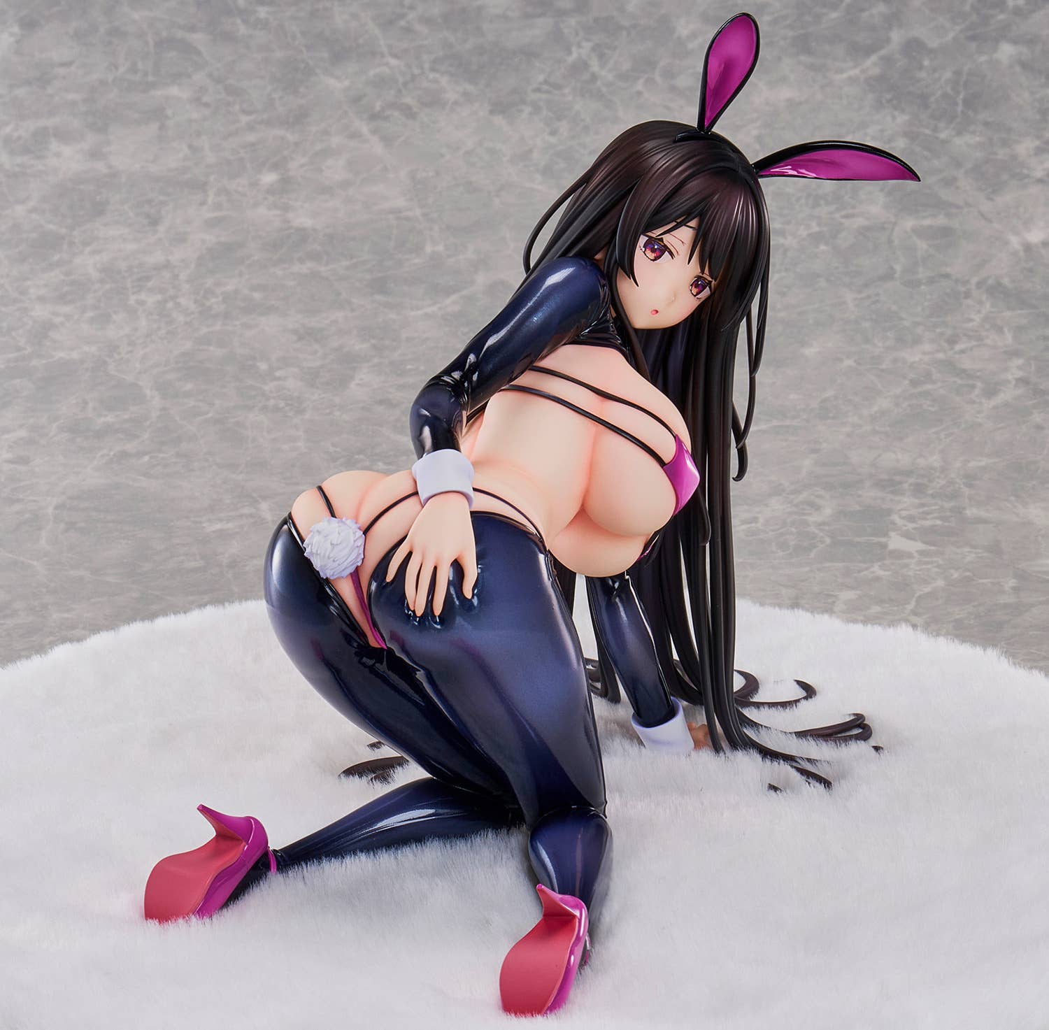 'Hirari Illustration “Reverse Bunny”